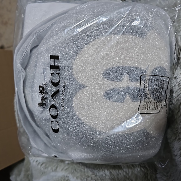 NWT Disney X Coach Mickey Mouse Ear Bag - Picture 4 of 5